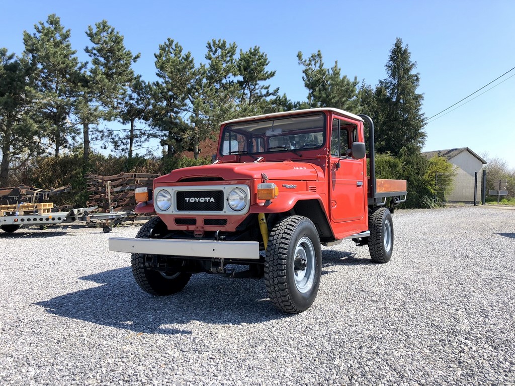 Toyota Land Cruiser FJ45 rouge - 1979 - 2