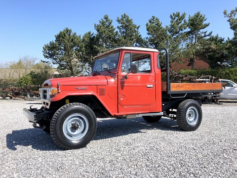 Toyota Land Cruiser FJ45 rouge - 1979 - 1