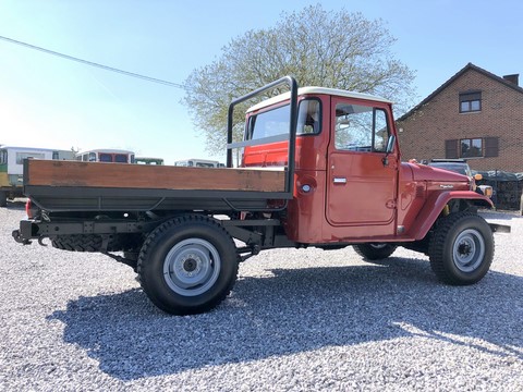 Toyota Land Cruiser FJ45 rouge - 1979 - 4