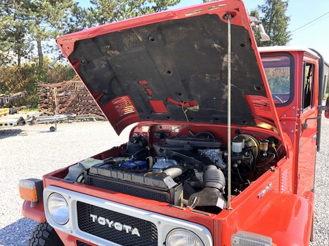 Toyota Land Cruiser FJ45 rouge - 1979 - 24